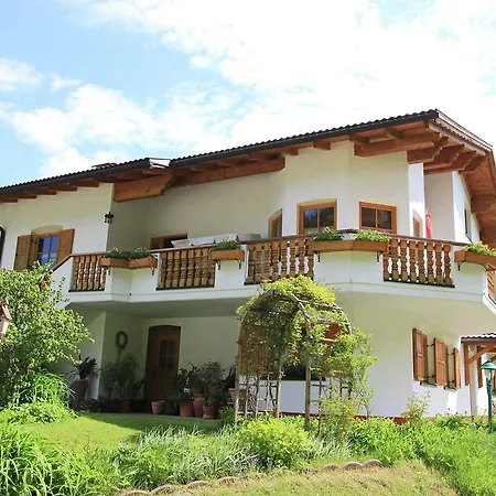 Spacious With Garden In شقة