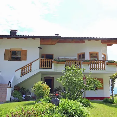 شقة Spacious With Garden In *