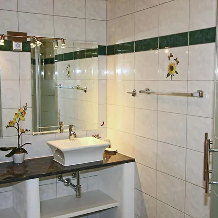 Spacious With Garden In شقة بورسربيرغ