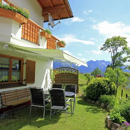 Spacious With Garden In *